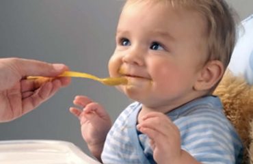 Вводим прикорм ребенка: основные правила