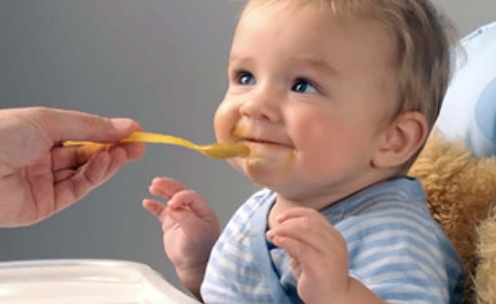 Вводим прикорм ребенка: основные правила